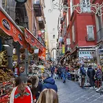 Studio Flat In The Historical Center By Wonderful Italy